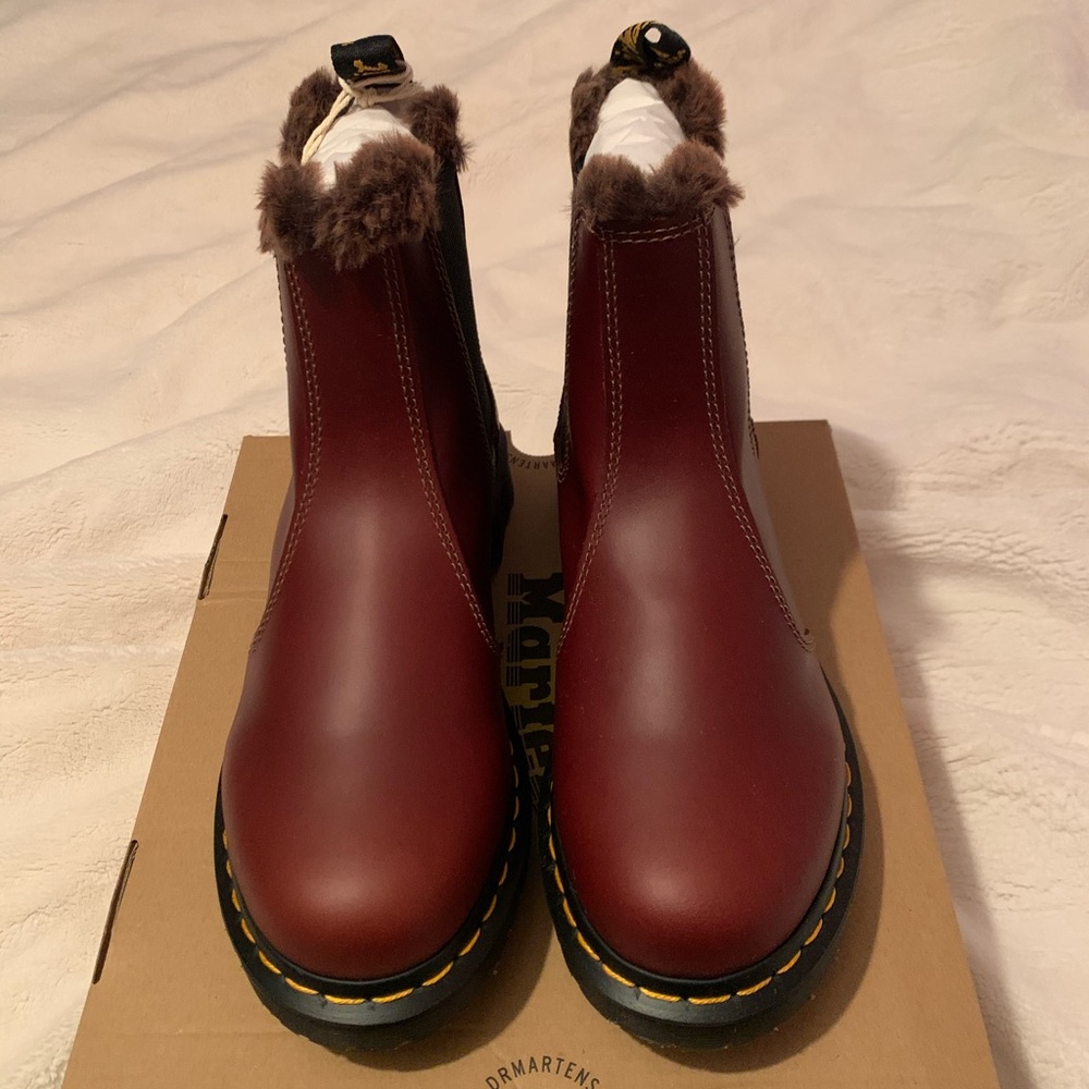 Dr Martens 2976 Leonore Chelsea  booties